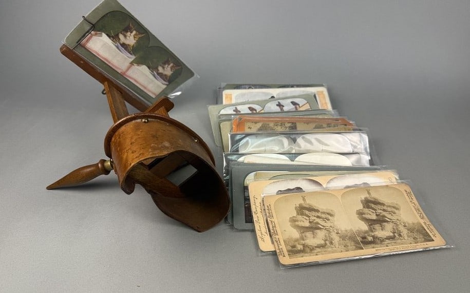 Keystone View Paragon Scope Viewmaster Made of and brass. With many cards covering a variety of: Made of and brass. With many cards covering a variety of subjects. Measures approximately 15 x 5 x 4 inches. For the best shipping rates, please select "Self-Arranged." Once you've done this, you will