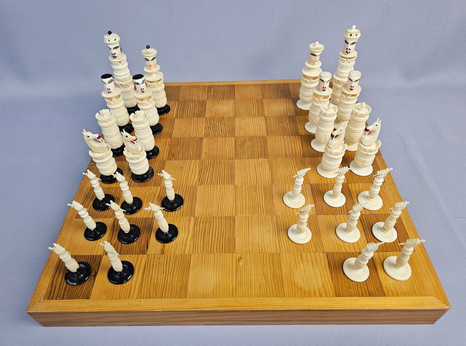 A Mexican Carved Pulpit Style Chess Set (1 of 14)