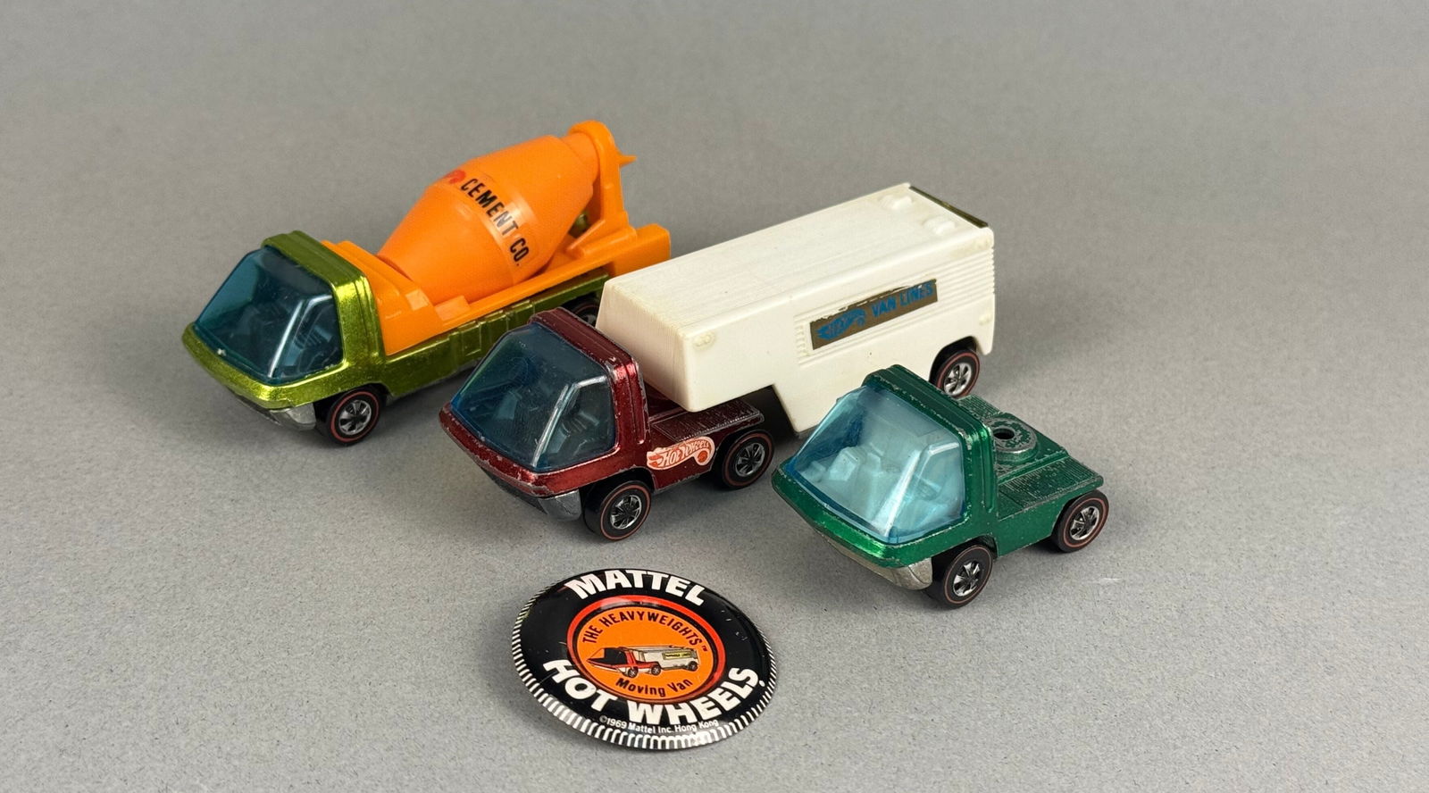Hot Wheels Redline Heavyweights Moving Van Die-Cast Vehicles and Promotional Button, Dated 1969 (1 of 7)