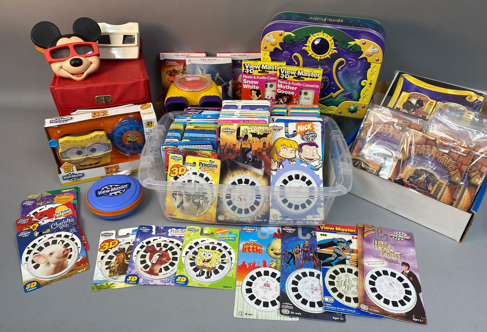 A Collection of Vintage to Modern View-Master Viewers and 3-D Reels, including Harry Potter and (1 of 10)