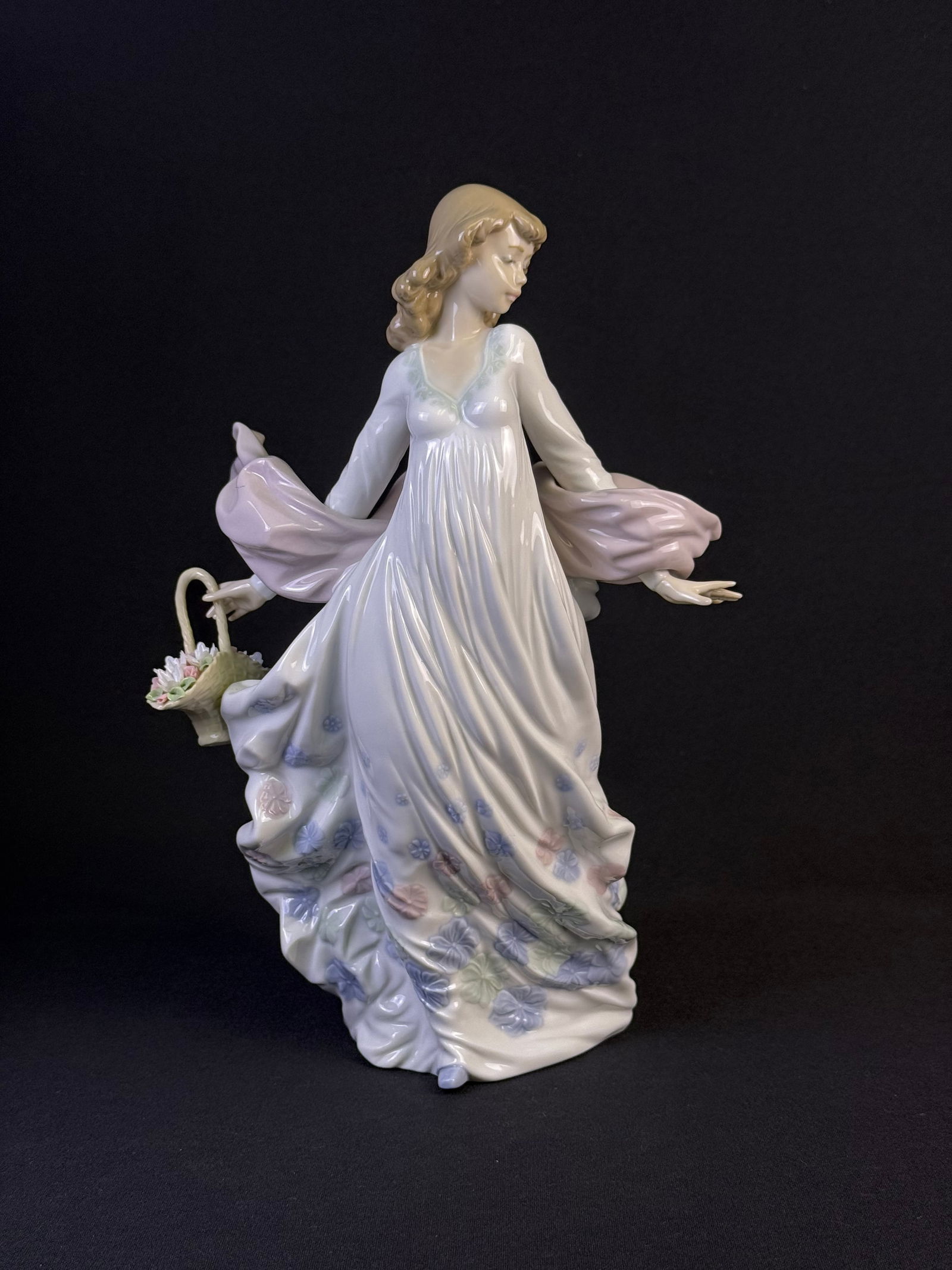 Lladro 'spring Splendor' Porcelain Figurine, Model 5898