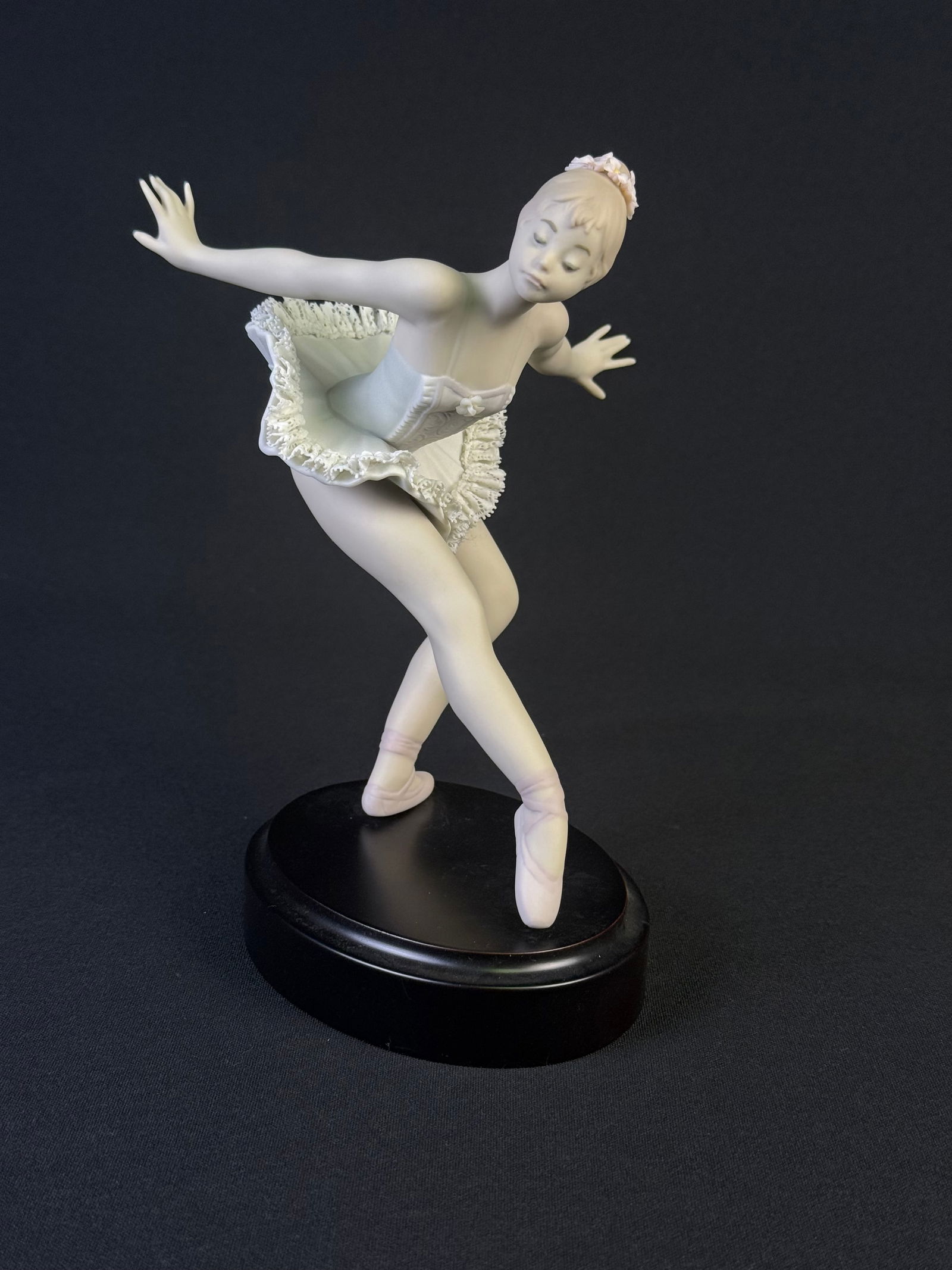 Lladro 'Curtain Call' Ballerina Figurine, Model No. 01005814 (1 of 8)