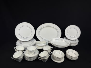 A Set of Royal Doulton 'Tiara' Bone China Dinnerware