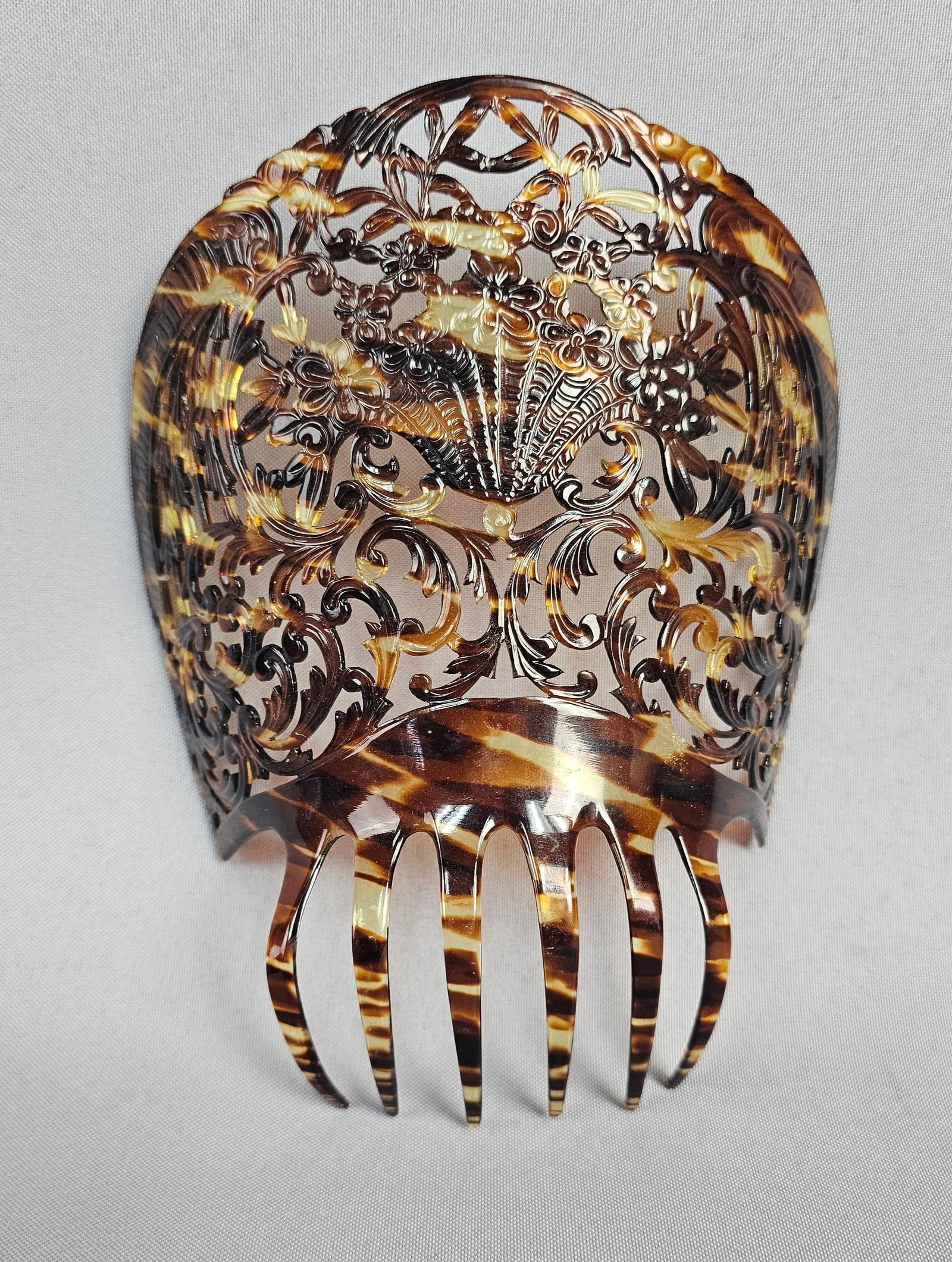 A Celluloid Spanish Mantilla Hair Comb, Faux Tortoiseshell (1 of 6)