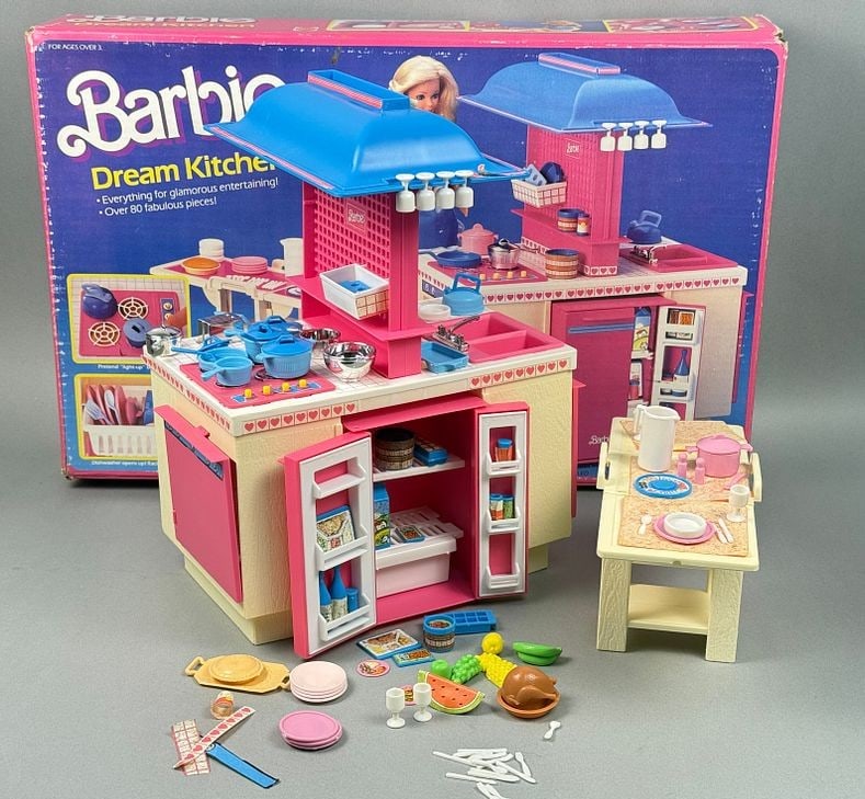 Mattel Barbie Dream Kitchen Playset 1984, with Original Box and Accessories (1 of 15)