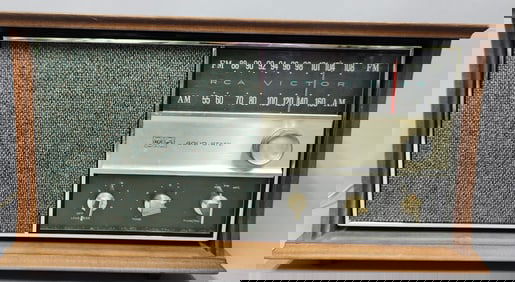 RCA Victor Model RJC47W Walnut Solid State AM/FM Radio