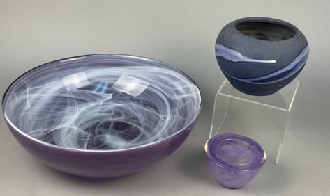 A Group of Three Decorative Vessels, Comprising Two Art Glass Bowls and a Studio Pottery Pot