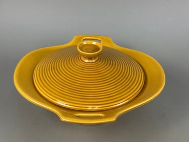 A Florence Ceramics Mid-Century Modern Semi-Porcelain Covered Casserole