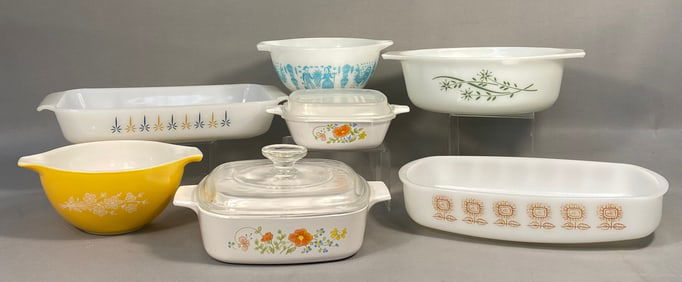 Seven Pieces of Mid-20th Century American Kitchen Bakeware