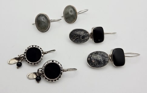 Sterling Silver Gemstone Earrings 6.5 Grams: Onyx Circle Earrings Weigh 6.5 Grams Onyx and Agate Earrings Weigh 11.5 Grams Laboradorite Earrings Weigh 5.7 Grams