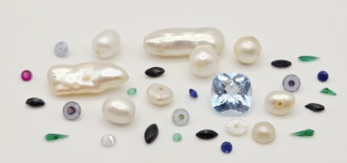 Assorted Loose Freshwater Pearls and Gemstones (1 of 9)