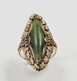Vintage 10K Black Hills Gold Jade Ring 6.0 Grams