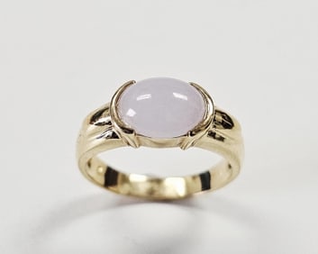 14K Yellow Gold Lavender Jade Ring 3.3 Grams
