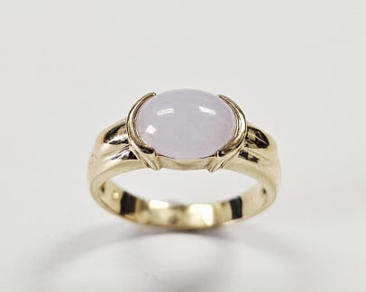 14K Yellow Gold Lavender Jade Ring 3.3 Grams (1 of 8)