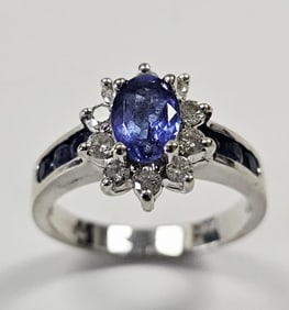 14K Yellow Gold Tanzanite & Diamond Ring 4.4 Grams