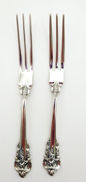 Wallace Grand Barouque Strawberry Forks 27.3 Grams: Forks are approximately 5".