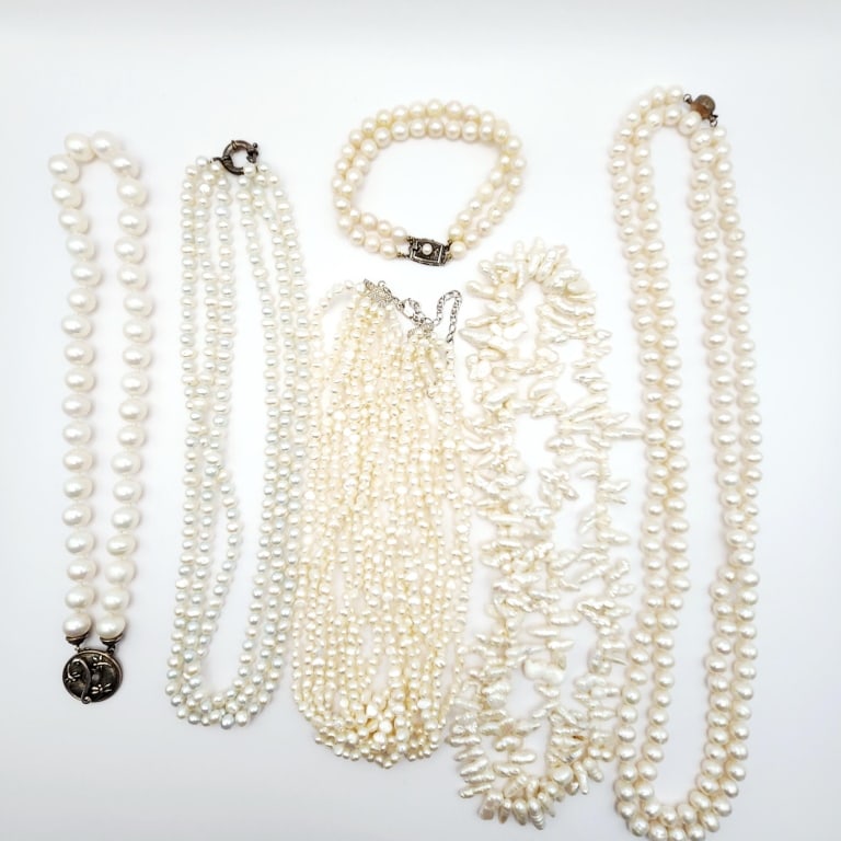 Assorted Cultured & Freshwater Pearl Necklaces & (1 of 15)