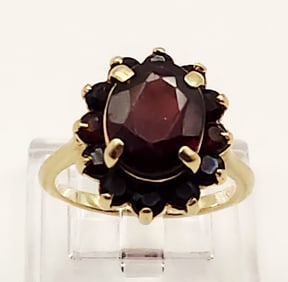 14K Gold Garnet Ring 4.5 Grams