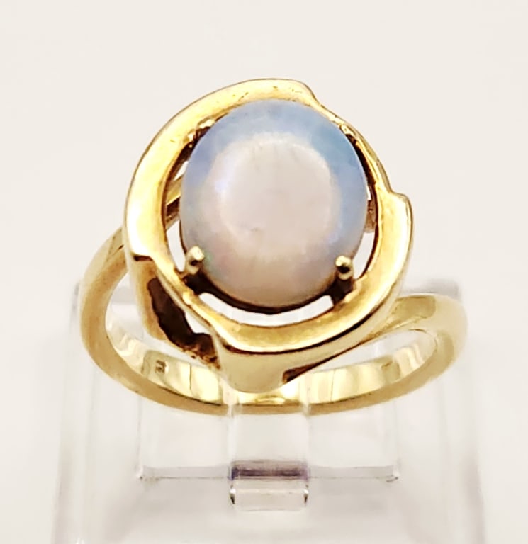14K Gold Opal Ring 3.9 Grams (1 of 7)
