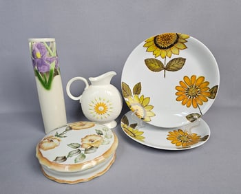 A Group of Mid-20th Century Ceramics, including Alfred Meakin 'Sunflower' Glo-White Ironstone Plates