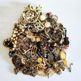 Mystery Jewelry Lot What Will You Find???