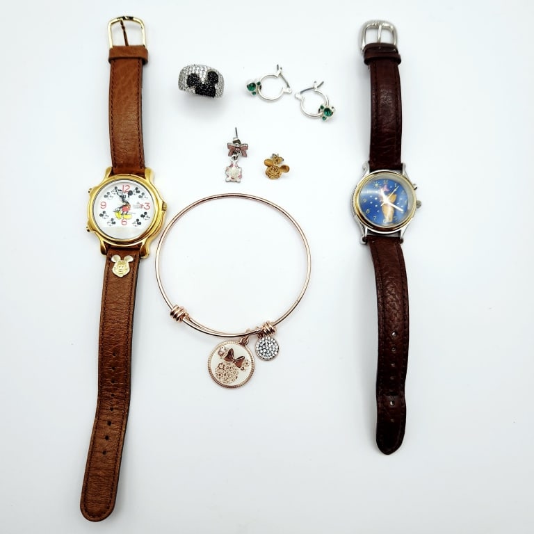 925 Sterling Disney CZ & Spinel 5.3 Grams: Mickey Ring, Lorus Mickey & Winnie The Pooh & Piglet Watches Silver & Gold Tone Mouse Ears Mickey & Aristacats Earrings & Gold Tone Minnie BraceletThere is only 1 each of the Mickey & Aristicats Earri