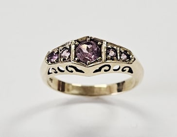 Antique 375 9K Amethyst Ring 2.8 Grams