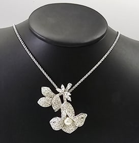 Jackie Kennedy Camrose & Kross Necklace COA