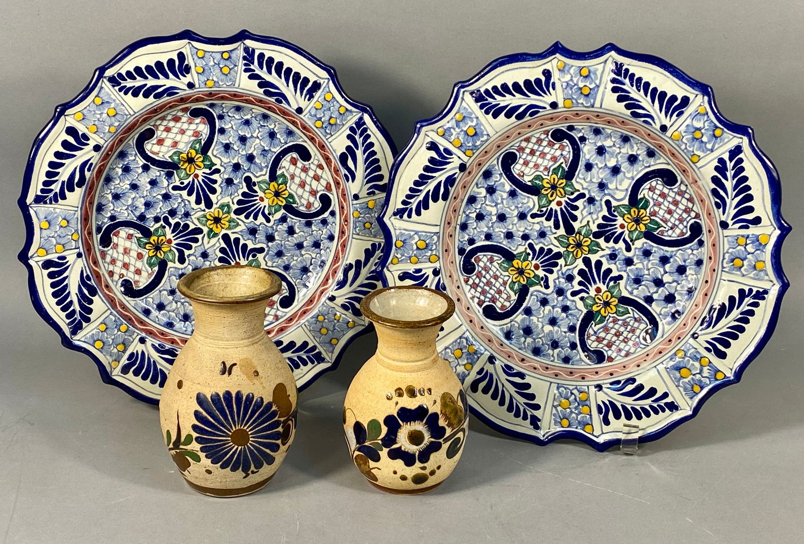 A Group of Four Mexican Ceramic Wares: Two Talavera Plates and Two Vases (1 of 7)
