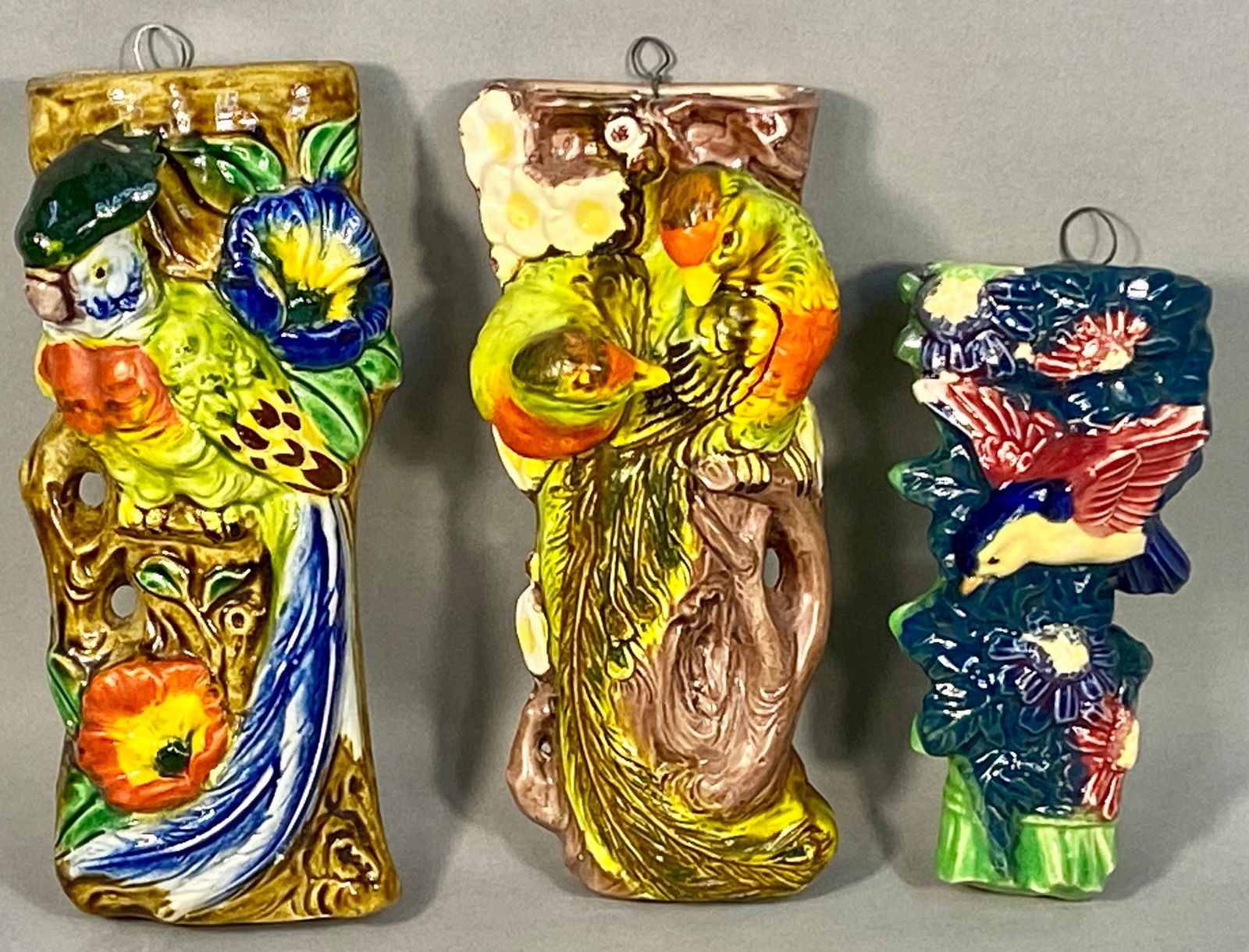 Three Vintage Made in Japan Ceramic Parrot Bird Wall Pocket Plaques (1 of 6)