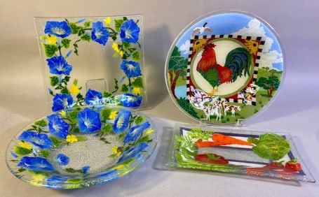 A Group of Four Peggy Karr Fused Glass Decorative Wares, including a Rooster Plate