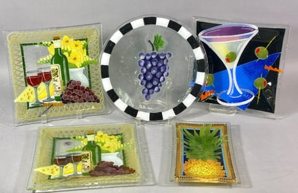 A Group of Five Contemporary Fused Art Glass Plates, including one by Phyllis Martin