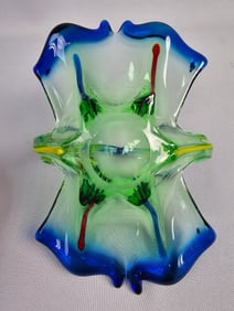 An Art Glass Centerpiece Bowl