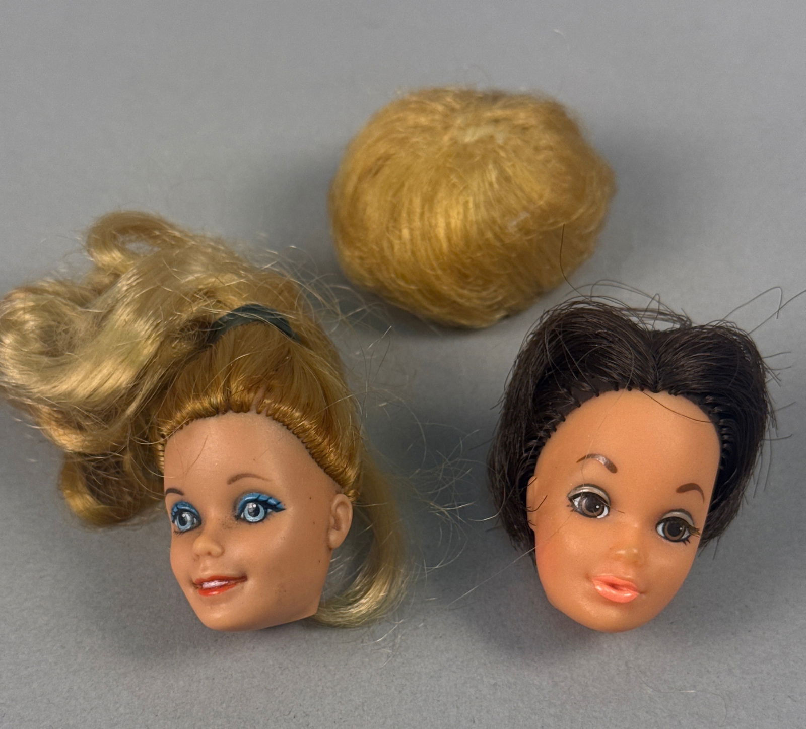 Two Vintage Mattel Barbie Doll Heads and One Detached Hairpiece (1 of 5)