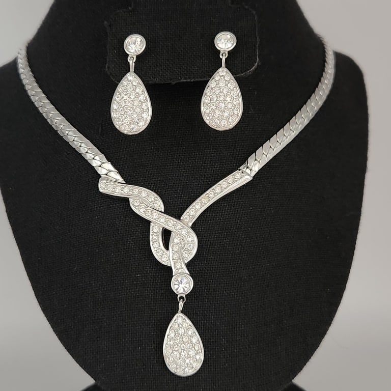 Monet Silver Tone & Swarovski Crystals Necklace & (1 of 11)