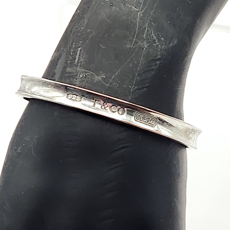 925 Sterling Tiffany Bracelet 14.7 Grams: 1997 Tiffany & Co. sterling cuff bracelet.