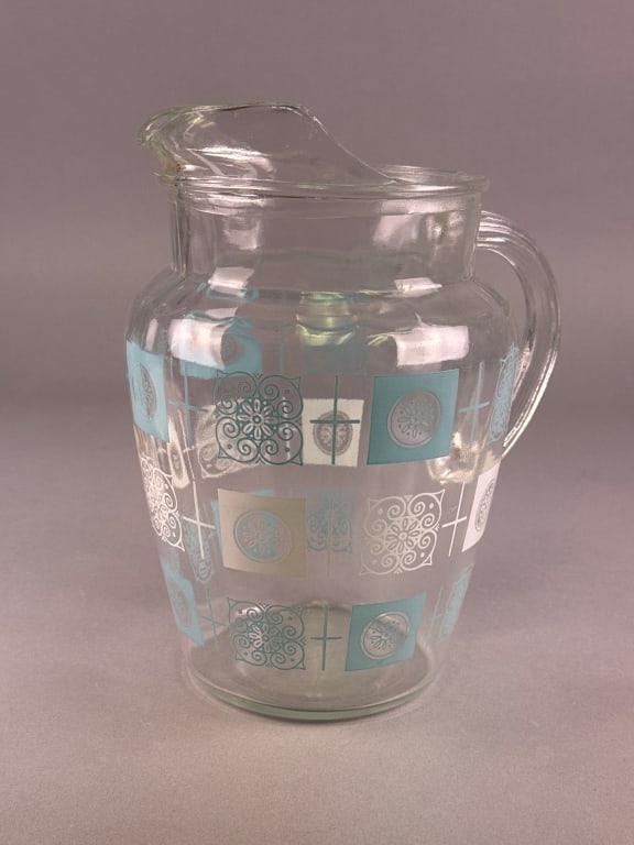 An Anchor Hocking Mid-Century Modern Enamel-Decora (1 of 4)