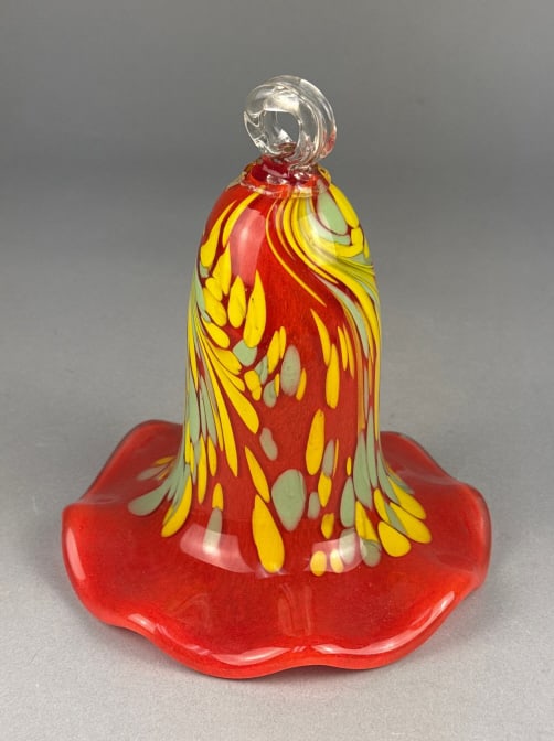 A Modern Hand-Blown Art Glass Ornament (1 of 4)