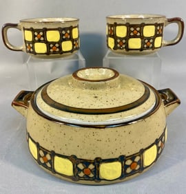 A Three-Piece Otagiri Floral Pattern Stoneware Cas