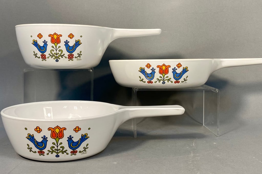 Three Corning Ware 'Country Festival' Saucepan Set (1 of 6)