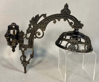 Antique Cast Iron Swing Arm Oil Lamp Wall Sconce C