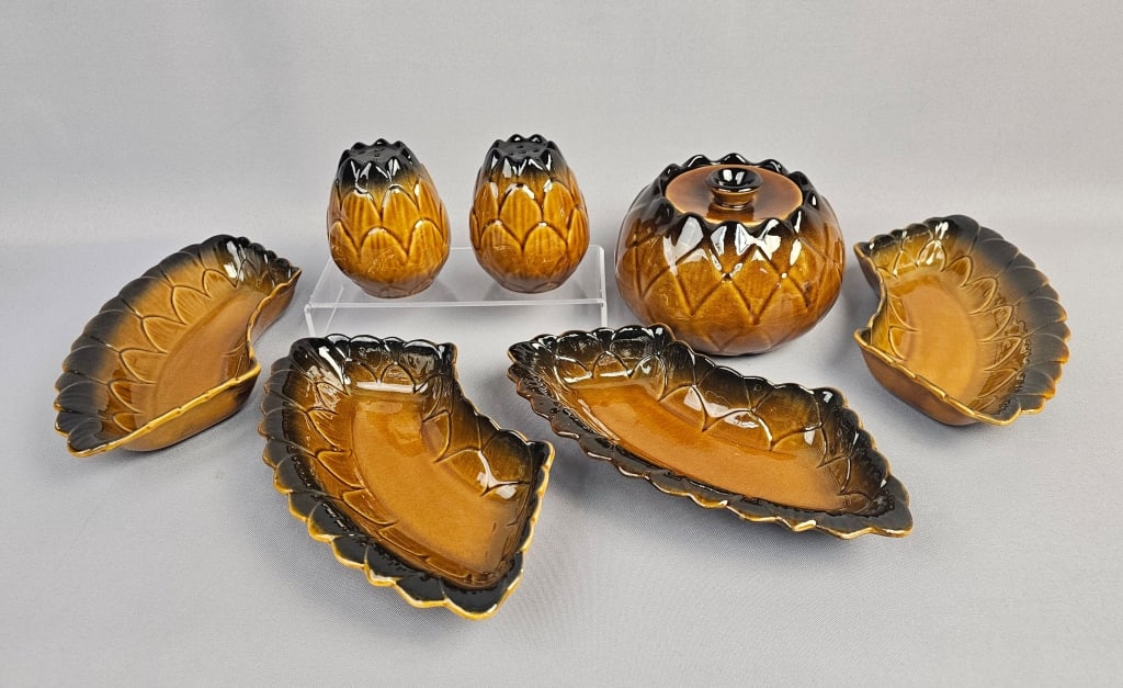 A Seven-Piece Glazed Ceramic Serving Set, Calif. P (1 of 13)