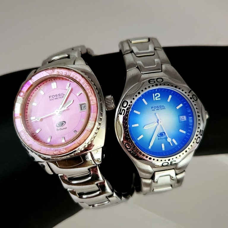 Fossil Blue Quartz Watches Pink & Blue Dials: Pink dial is #AM-3663 250301Blue dial is #AM-3457 250301Watches are untested