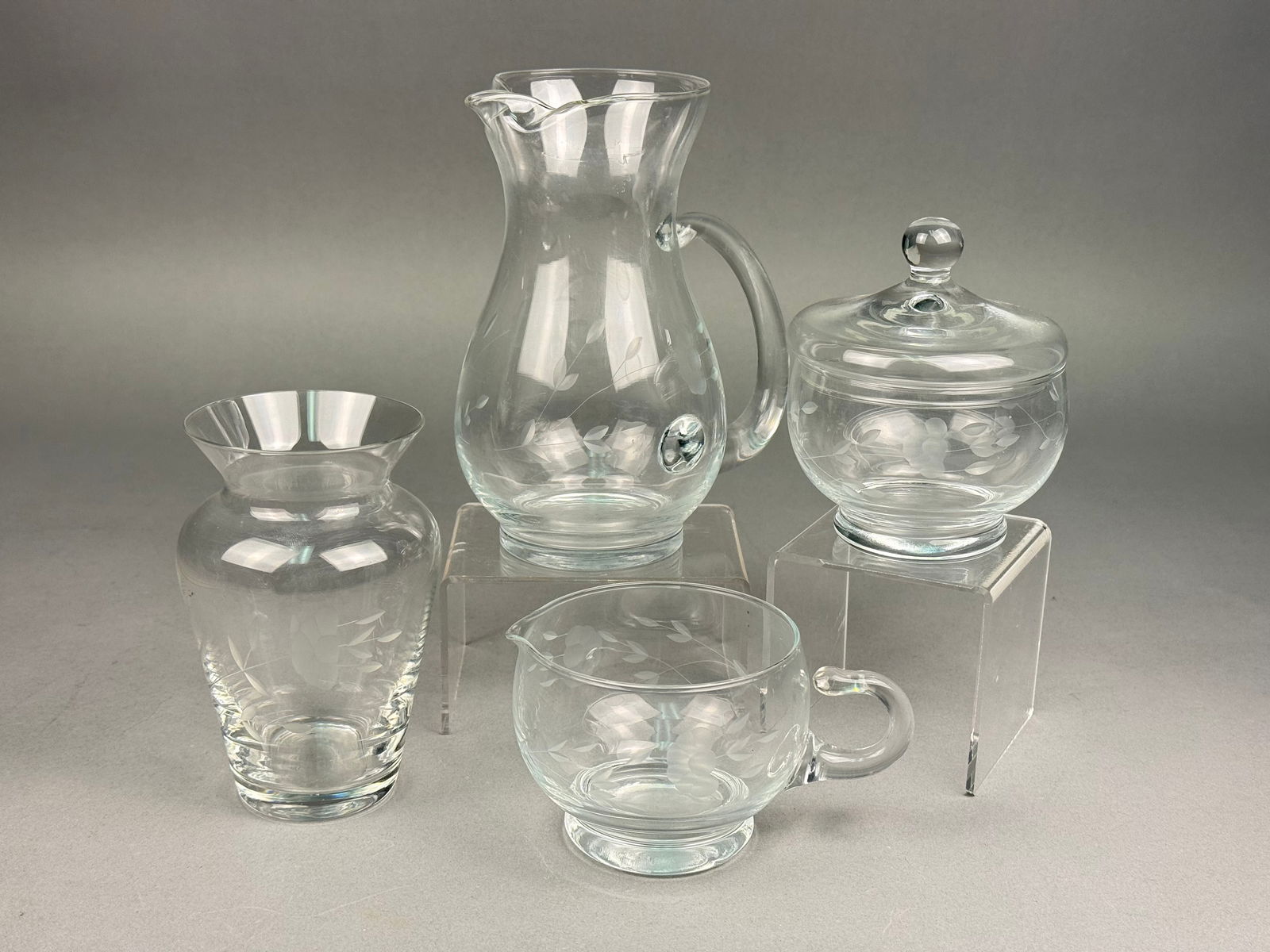 A Collection of 4 Princess House Heritage Etched Crystal Tableware Items (1 of 7)