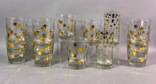 A Collection of 14 Gold Star Glass Tumblers