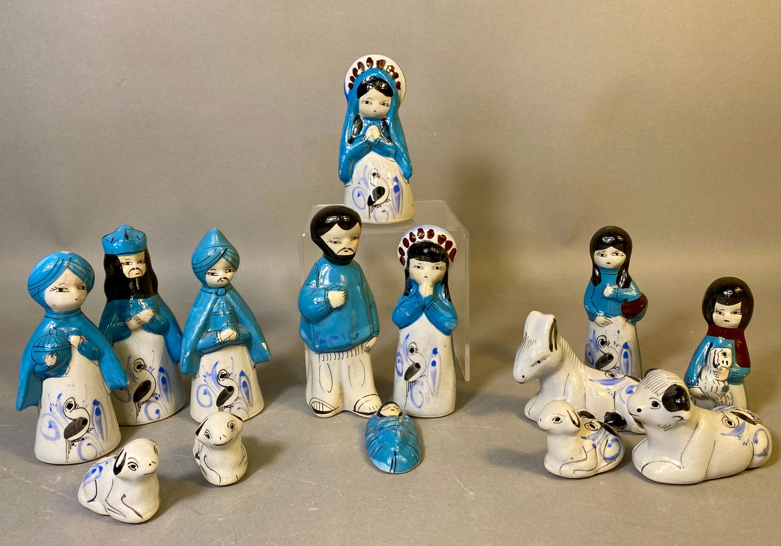 A Collection of 14 Vintage Mexican Folk Art Pottery Nativity Figures (1 of 7)
