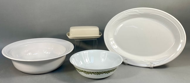 A Collection of Five Corning and Corelle Casual Elegance and Mixed Serving Pieces