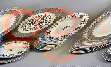 A Collection of Waverly Garden Room Floral Manor Dinnerware Pieces by Fabryka Porcelany KsiÄ…??
