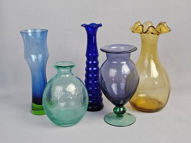 A Collection of Five Mid-20th Century to Contemporary Glass Vases