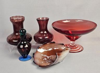 A Group of Art Glass Inc Murano Style Conch Shell Bowl